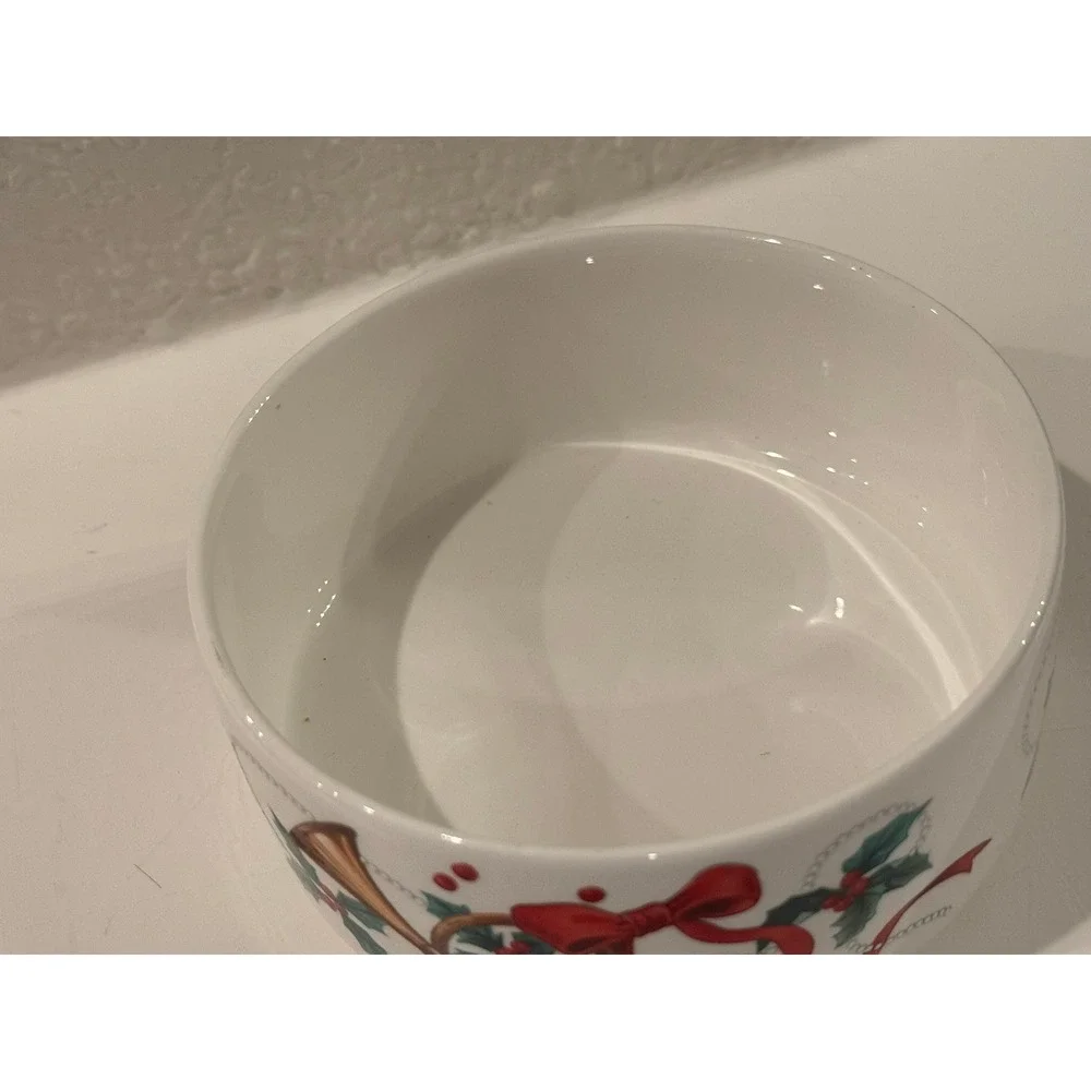 Mikasa Christmas Trinket Box Round Holiday Holly‎ Berry Gold Horn Red Bow Lid